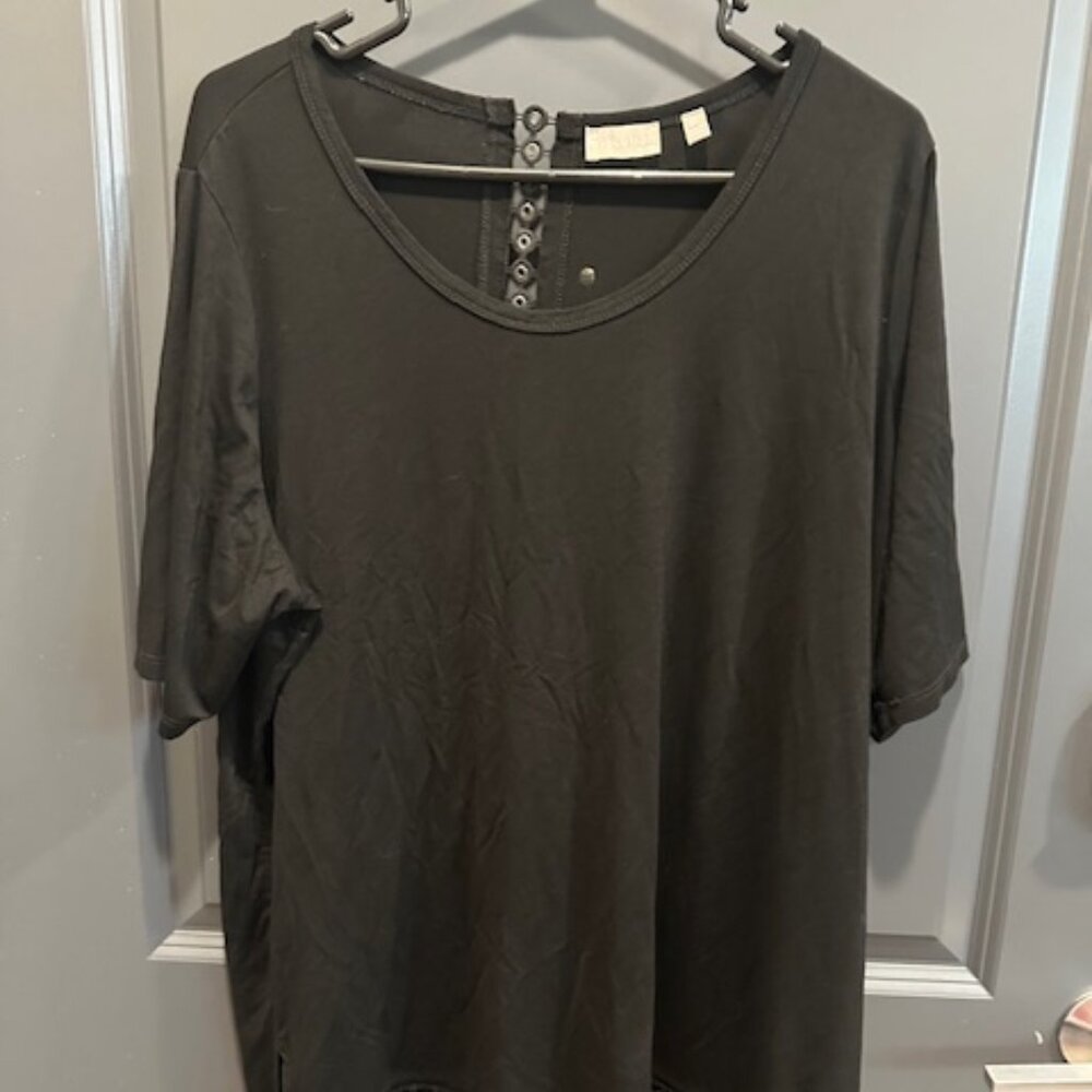 Evolution Women's 2X Black Short Sleeve Blouse